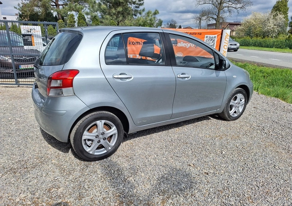 Toyota Yaris cena 20900 przebieg: 204000, rok produkcji 2010 z Wronki małe 137
